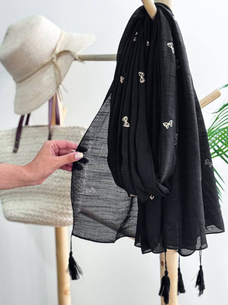 شال مشکی پیگمنتی