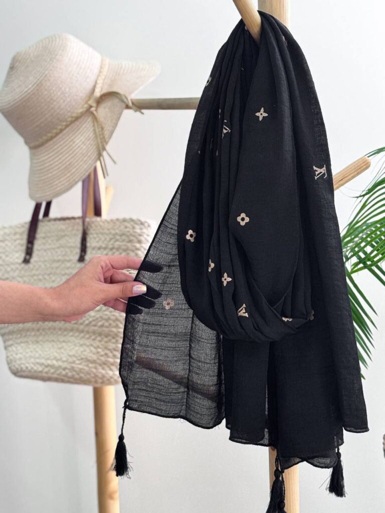 شال مشکی پیگمنتی