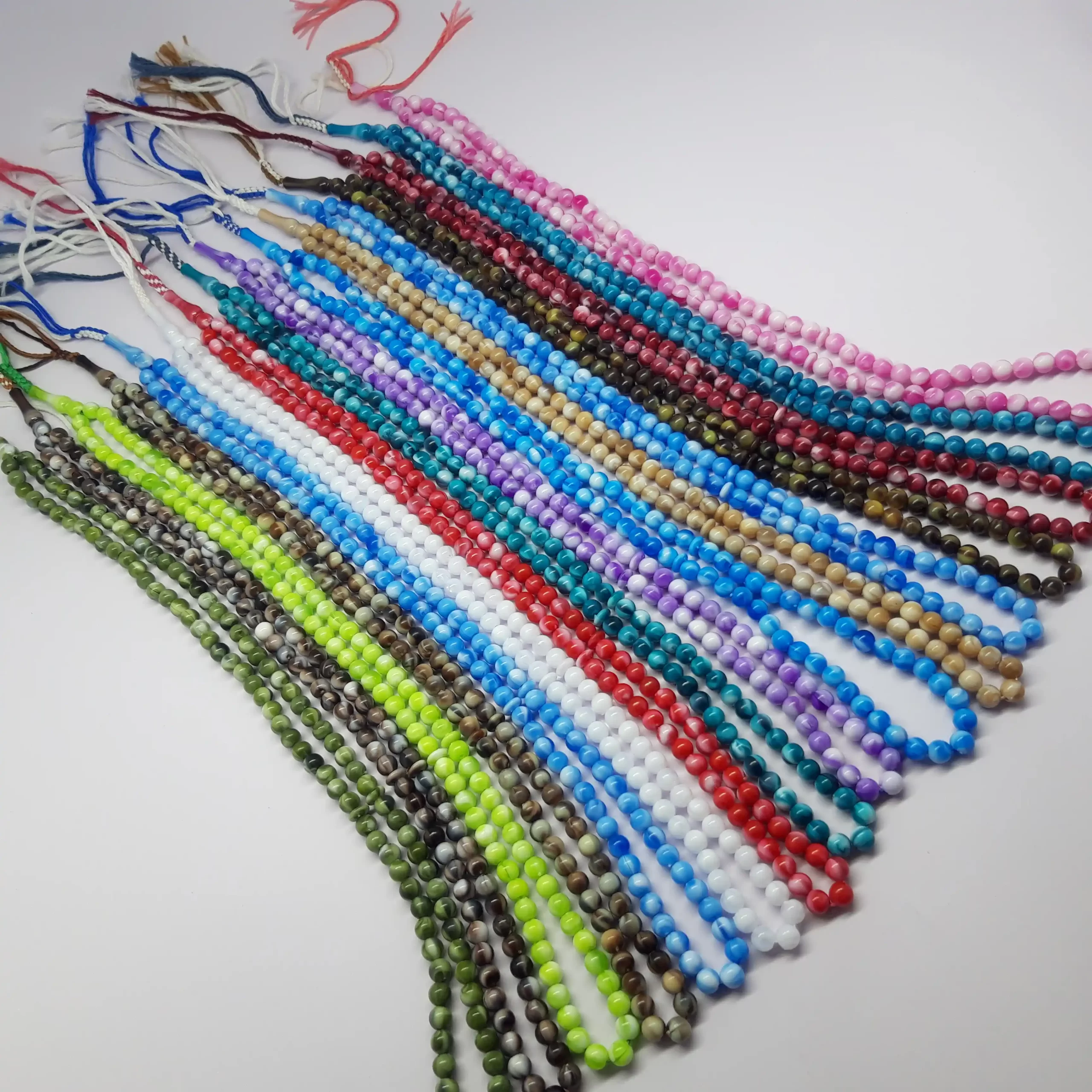 تسبیح پلاستیکی ابلق مناسب نذری و سفره صلوات